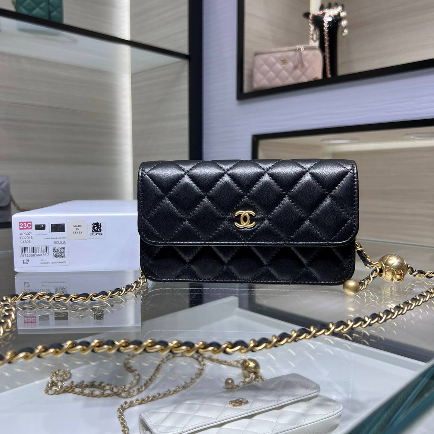 CHANEL 2024 SS 샤넬 체인 램스킨 골드볼 미니백 블랙 AP3071 여성 가방 커스텀급