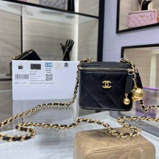 CHANEL 2024 SS 샤넬 체인 램스킨 골드볼 베니티백 스몰 블랙 AP1447 여성 가방 커스텀급