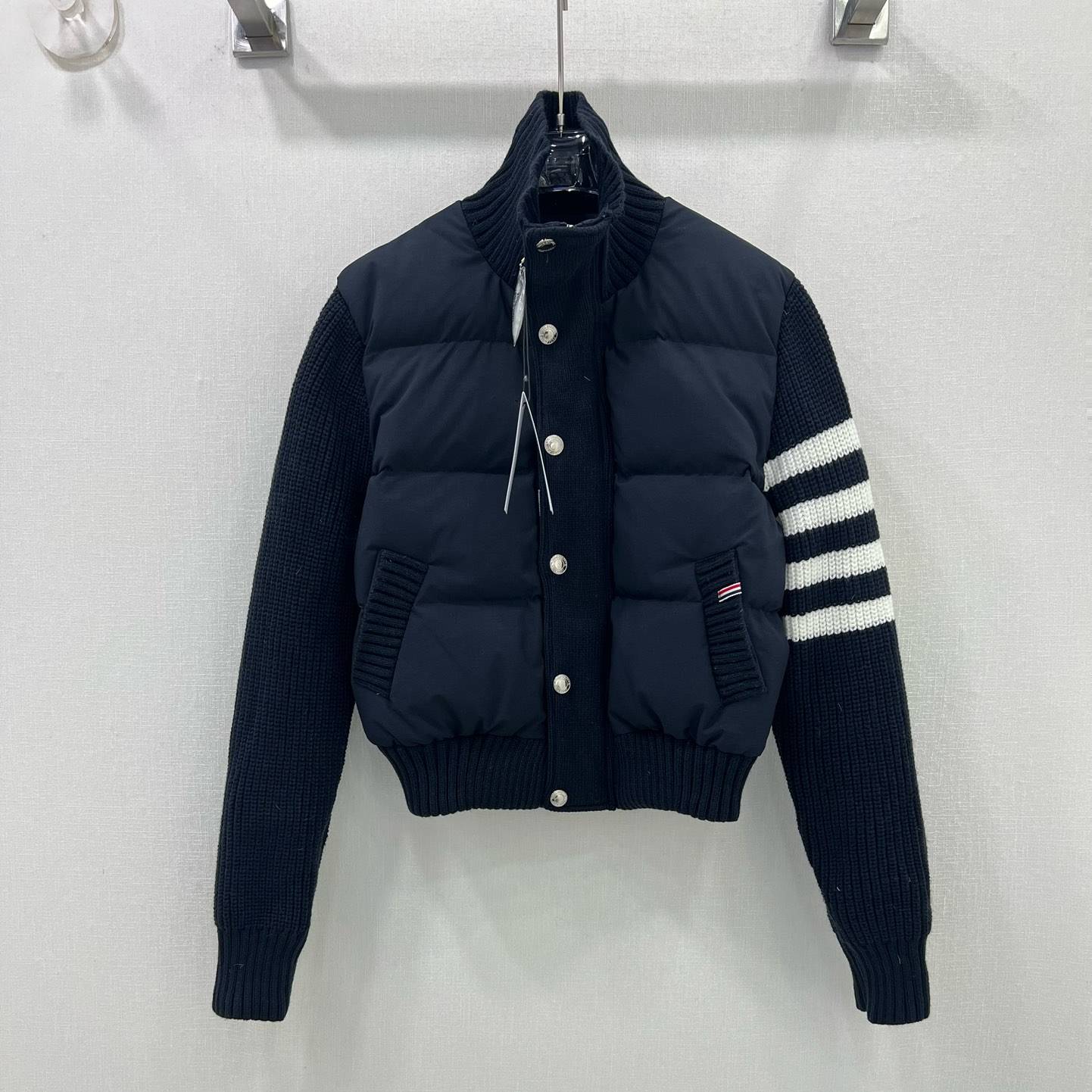 THOM BROWNE 2024 SS 톰브라운 퀄팅 투톤 삼선 블랙 여성 패딩 커스텀급