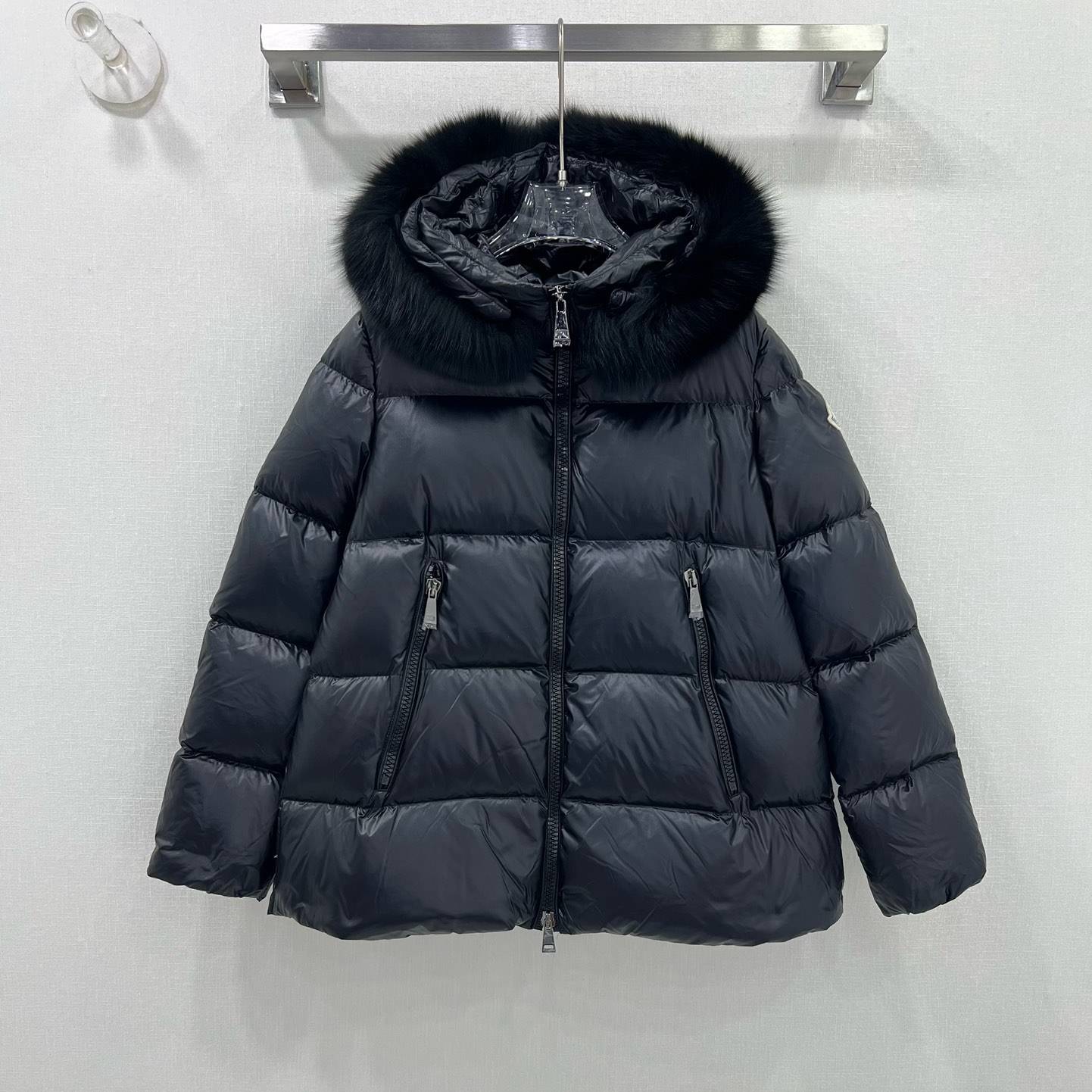 MONCLER 2024 SS 몽클레어 퀄팅 여우퍼 지퍼장식 블랙 여성 패딩 커스텀급