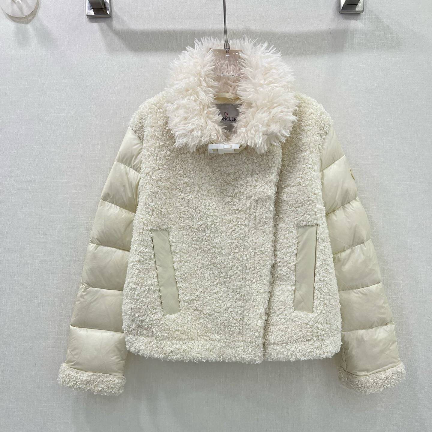 MONCLER 2024 SS 몽클레어 퀄팅 투톤 양퍼 아이보리 여성 패딩 커스텀급