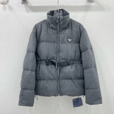 PRADA 2024 SS 프라다 삼각로고 벨트장식 그레이 여성 중패딩 커스텀급
