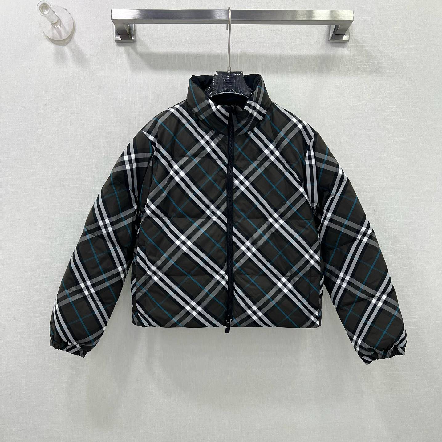 BURBERRY 2024 SS 버버리 블랙 체크무늬 양면디자인 여성 패딩 커스텀급