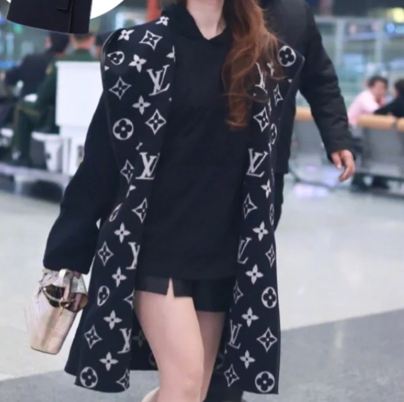LOUIS VUITTON 2024 SS 루이비통 후드 캐시미어 100% 업뎃버젼 여성 롱코트 커스텀급