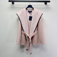 LOUIS VUITTON 2024 SS 루이비통 벨트 후드 핑크 캐시미어 100% 업뎃버젼 여성 중코트 커스텀급