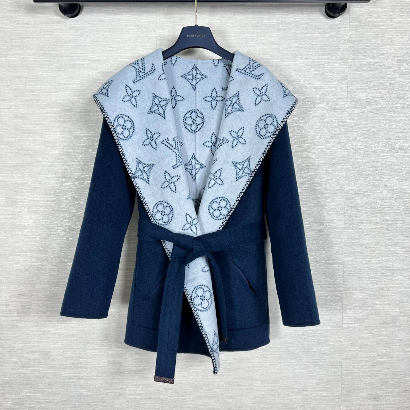 LOUIS VUITTON 2024 SS 루이비통 벨트 후드 블루 캐시미어 100% 업뎃버젼 여성 중코트 커스텀급