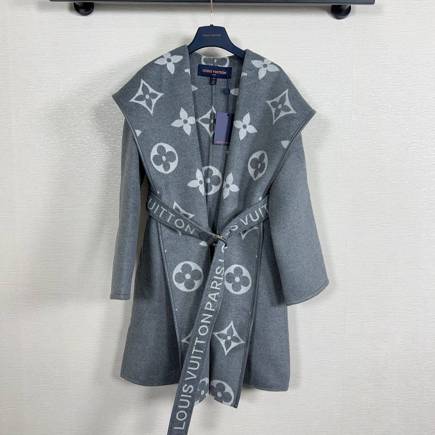 LOUIS VUITTON 2024 SS 루이비통 벨트 후드 그레이 캐시미어 100% 업뎃버젼 여성 중코트 커스텀급