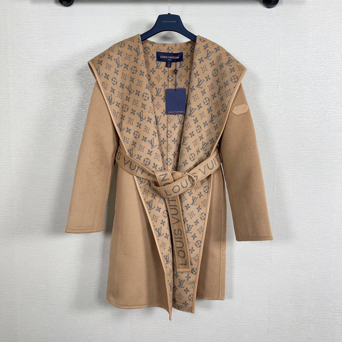 LOUIS VUITTON 2024 SS 루이비통 벨트 후드 투톤 베이지 2면디자인 캐시미어 100% 업뎃버젼 여성 롱코트 커스텀급