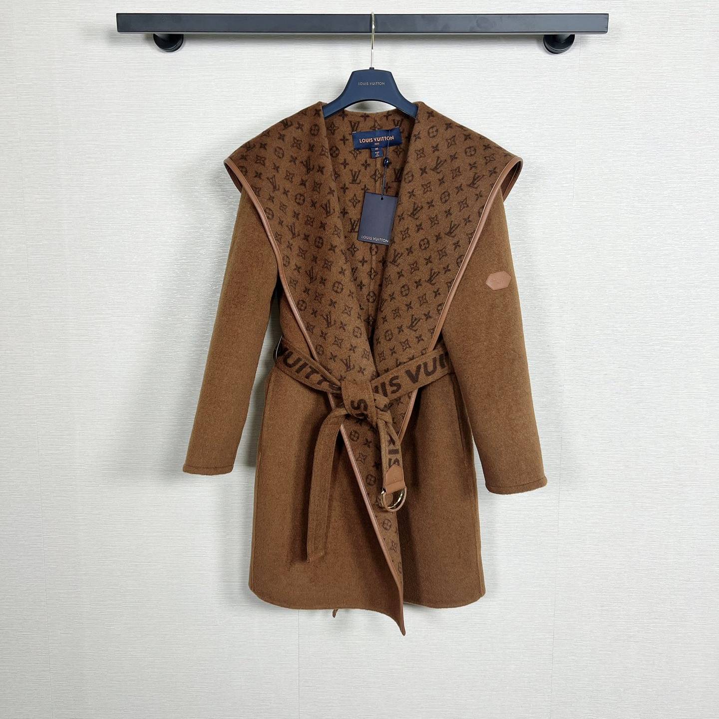 LOUIS VUITTON 2024 SS 루이비통 벨트 후드 브라운 캐시미어 100% 업뎃버젼 여성 롱코트 커스텀급