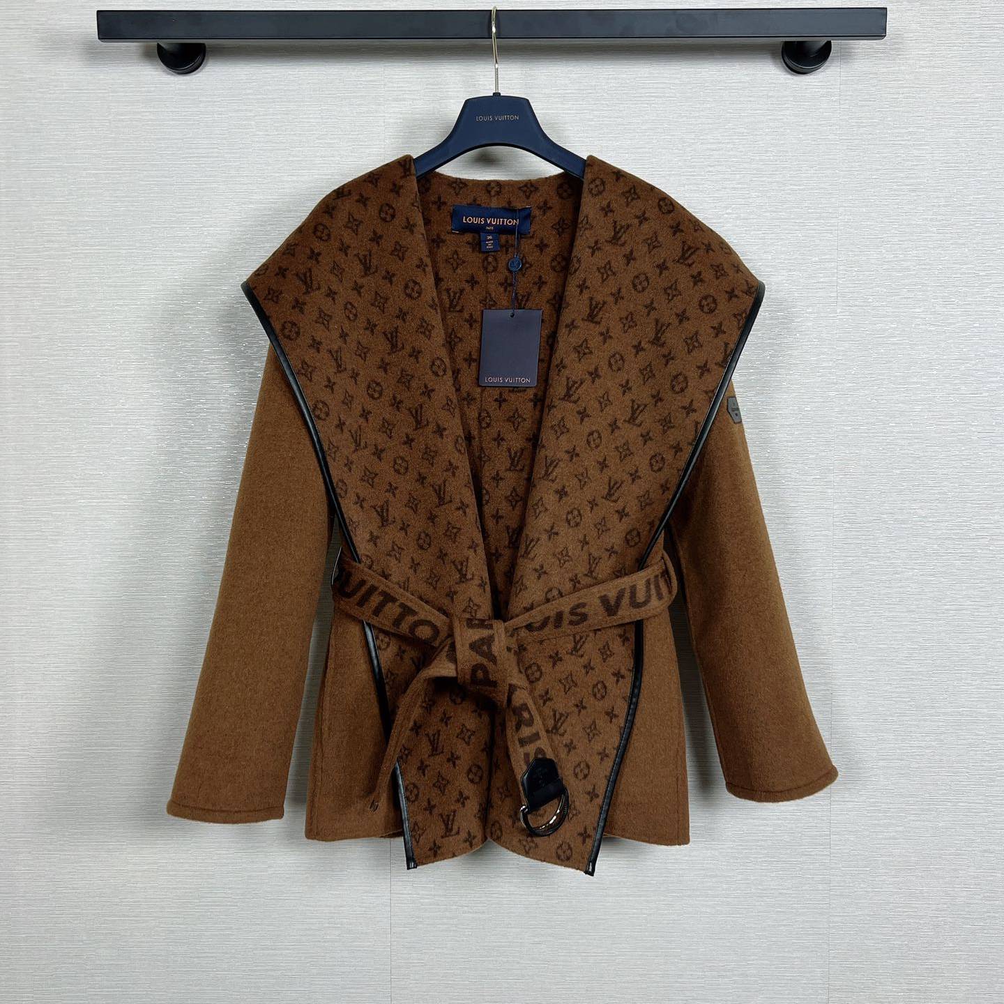 LOUIS VUITTON 2024 SS 루이비통 벨트 후드 브라운 캐시미어 100% 업뎃버젼 여성 중코트 커스텀급