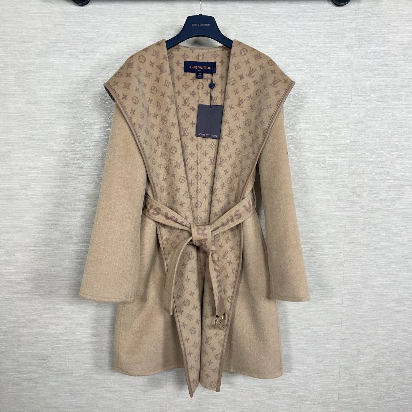 LOUIS VUITTON 2024 SS 루이비통 벨트 후드 베이지 캐시미어 100% 업뎃버젼 여성 롱코트 커스텀급