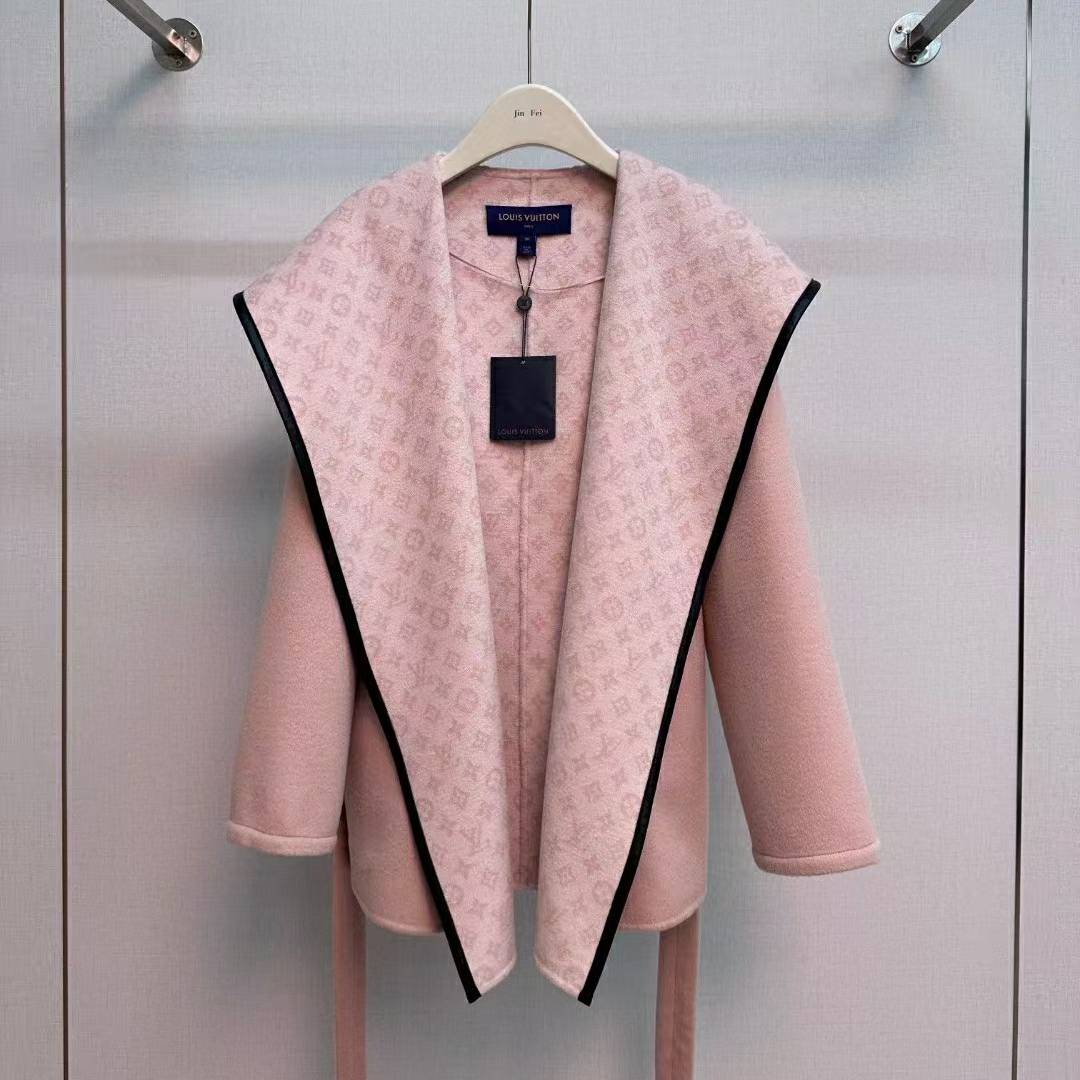 LOUIS VUITTON 2024 SS 루이비통 모노그램 후드 핑크 캐시미어 100% 업뎃버젼 여성 중코트 커스텀급