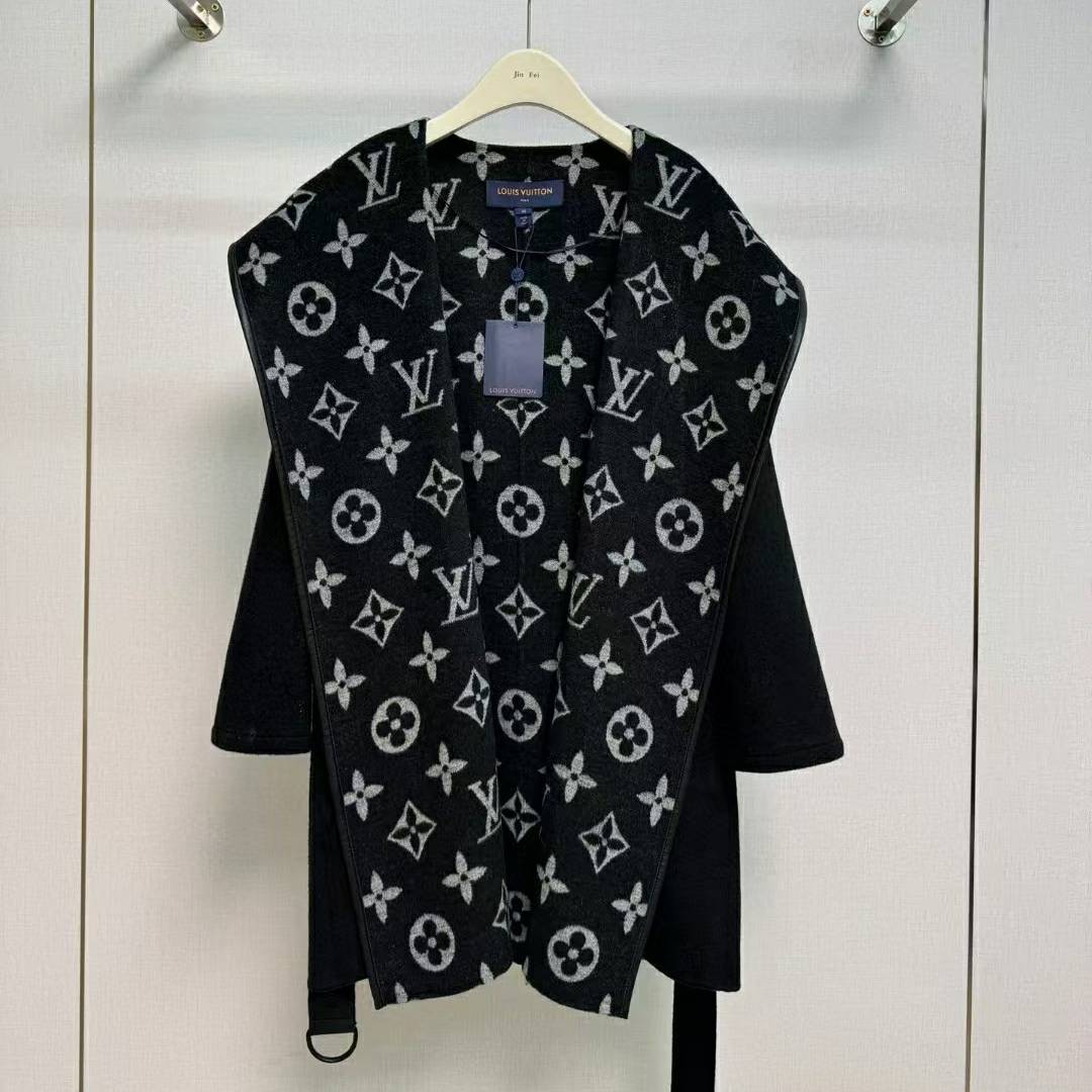 LOUIS VUITTON 2024 SS 루이비통 모노그램 후드 블랙 캐시미어 100% 업뎃버젼 여성 롱코트 커스텀급