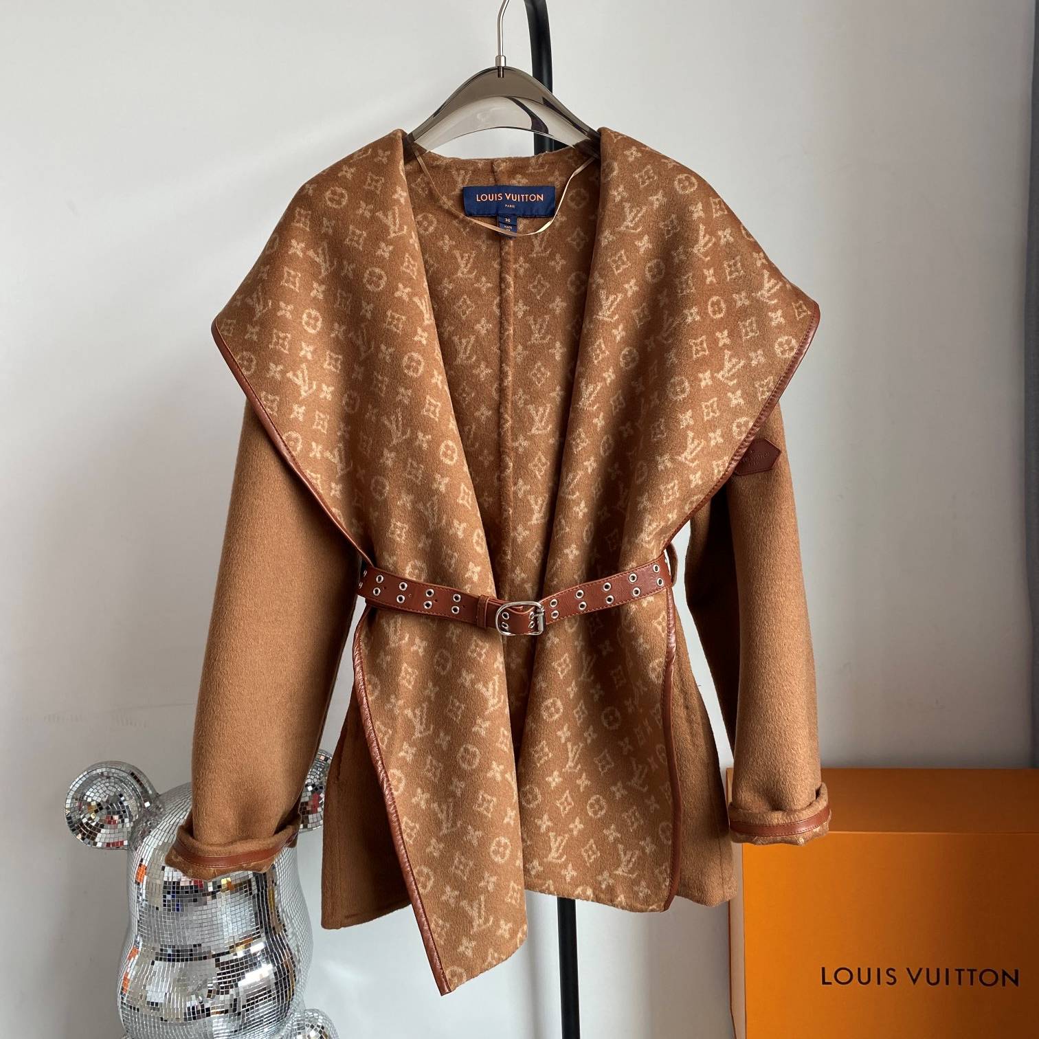 LOUIS VUITTON 2024 SS 루이비통 모노그램 후드 벨트 브라운 캐시미어 100% 업뎃버젼 여성 중코트 커스텀급