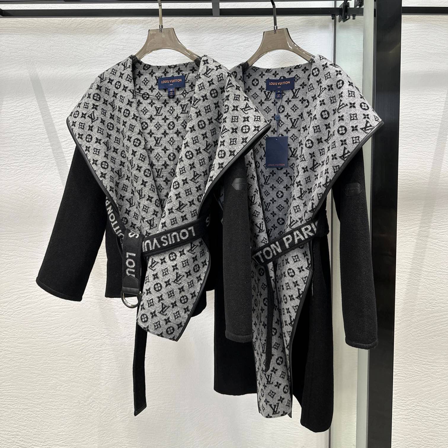 LOUIS VUITTON 2024 SS 루이비통 모노그램 후드 벨트 블랙 캐시미어 100% 업뎃버젼 여성 코트 커스텀급