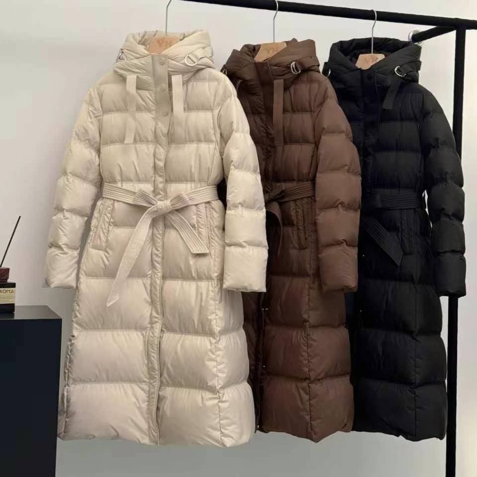 BURBERRY 2024 SS 버버리 퀄팅 후드 끈장식 리본벨트 여성 롱패딩 커스텀급