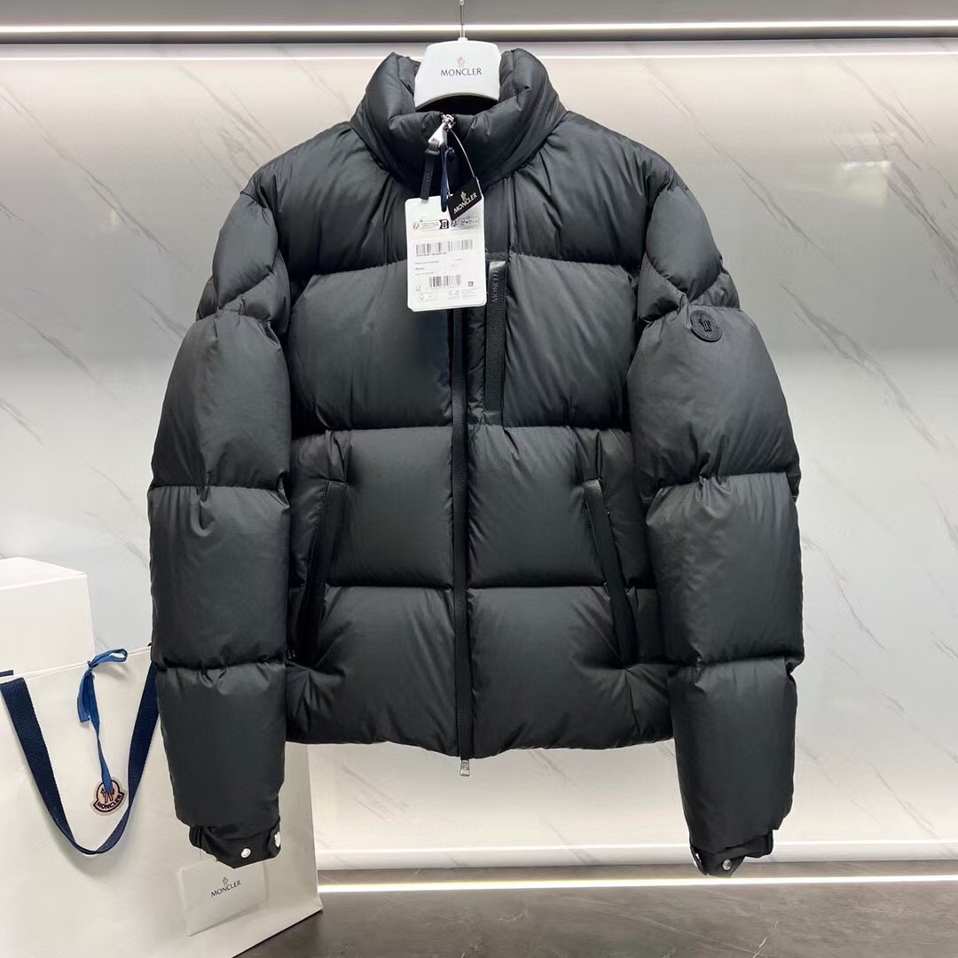 MONCLER 2024 SS 몽클레어 패치로고 퀄팅 지퍼포켓 여성 반패딩 커스텀급