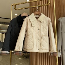 BURBERRY 2024 SS 버버리 퀄팅누빔 체크안감 카라 포켓 여성 쇼트패딩 커스텀급