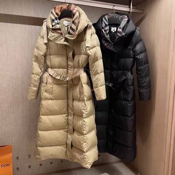 BURBERRY 2024 SS 버버리 퀄팅 체크 후드 벨트 포켓 여성 롱패딩 커스텀급