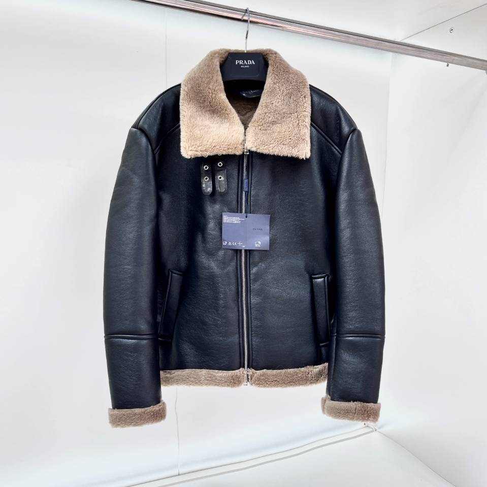 PRADA 2024 SS 프라다 퍼안감 양가죽 블랙 남성 점퍼 프리미엄급