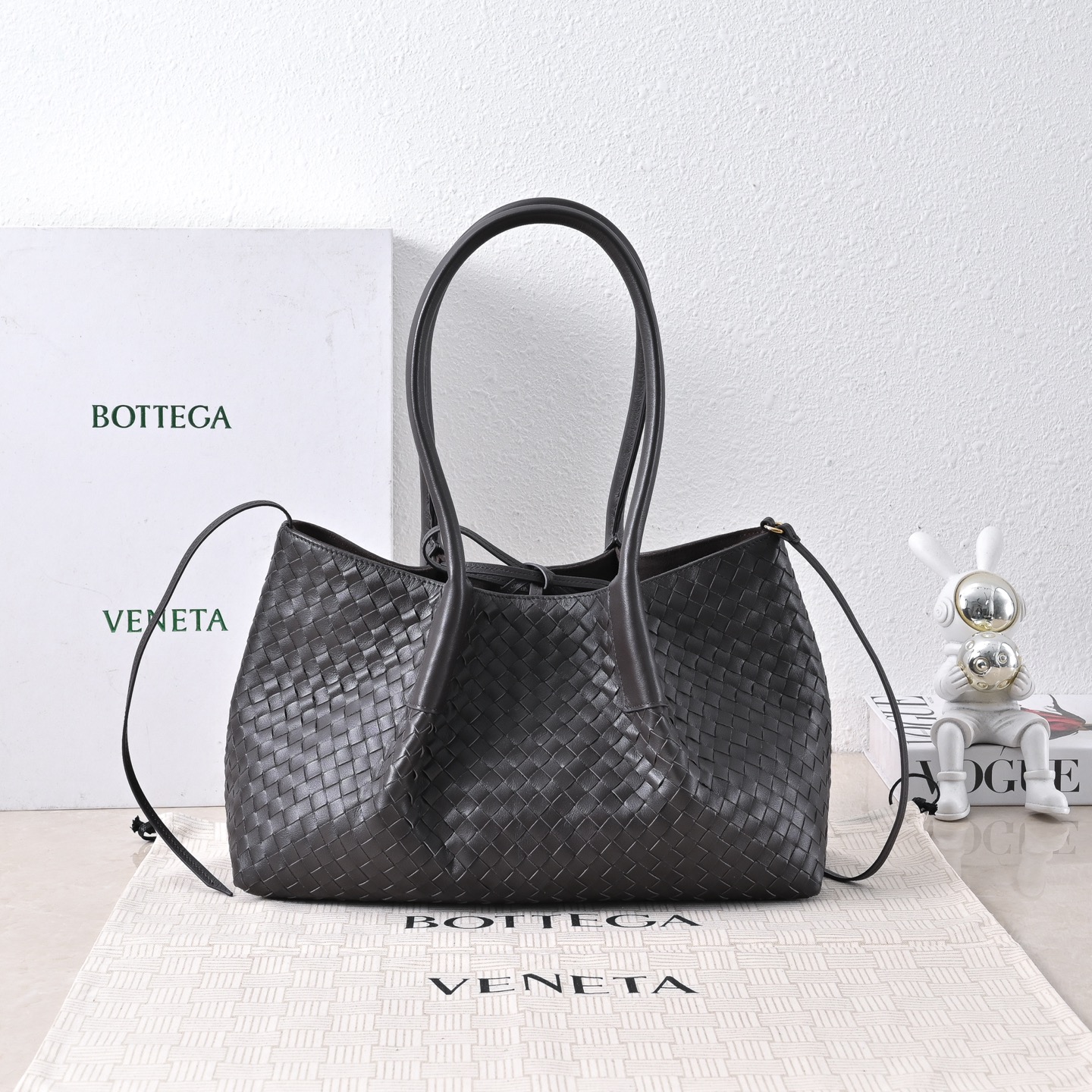 보테가 베네타 BOTTEGA VENETA 2025SS 인트레치아 카세트 토트백 퍼플 7371 커스텀급