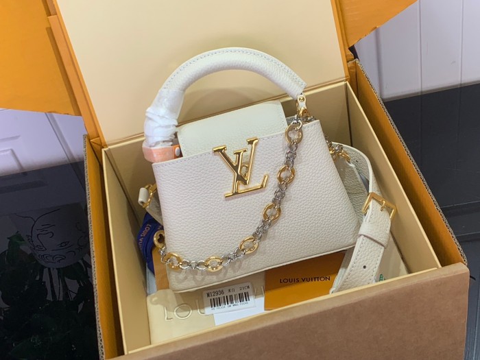 LOUIS VUITTON 2025 SS  체인 램스킨 골드볼 베니티백 M12938 여성 가방 커스텀급