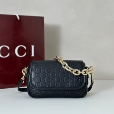 GUCCI 2025 SS 구찌가방 토트백 패드락 미듐 숄더백 쟈가드  여성 가방 커스텀급 A847448