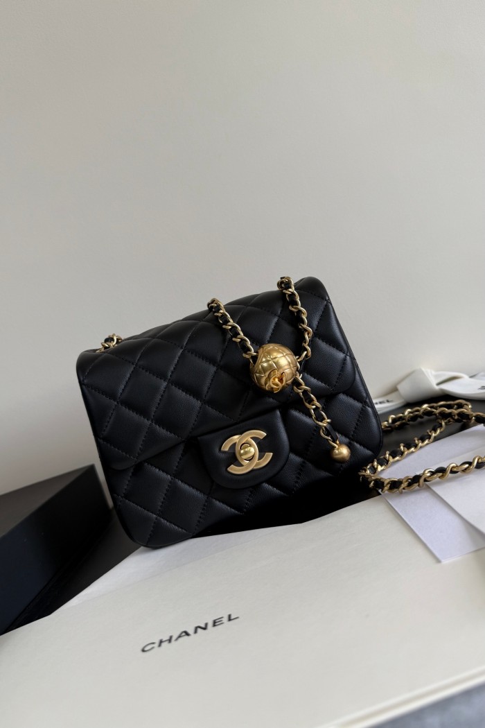 CHANEL 2026 SS 샤넬 체인 램스킨 골드메탈 AS1786  플랩백 MINI백 여성 가방 커스텀급