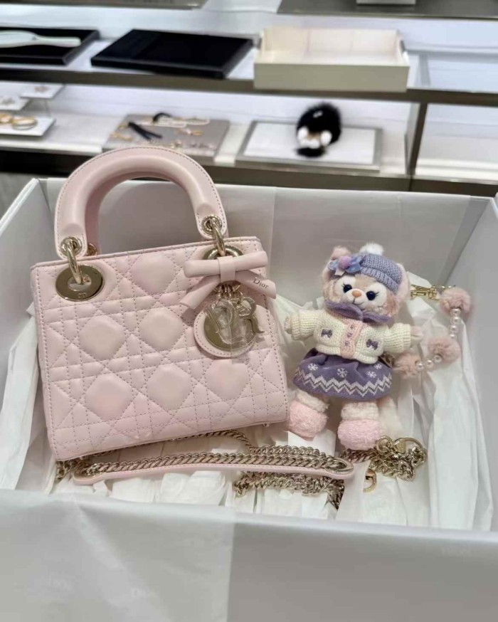 디올 DIOR 2026 SS 램스킨 퀄팅 미니 토트백  핑크 레이디백 M0856 커스텀급