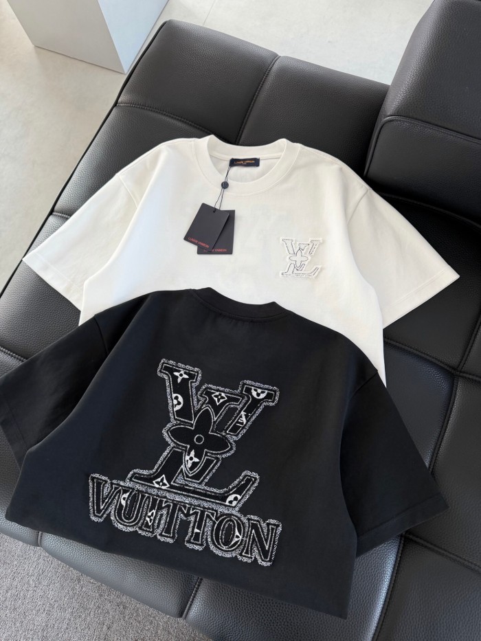 루이비통 LOUIS VUITTON 2026 SS 캐릭터 로고 티셔츠 남성 쟈켓 커스텀급