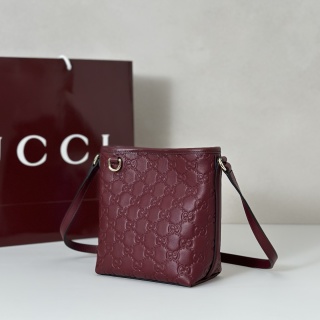 GUCCI 2025 SS 구찌가방 토트백 패드락 미듐 숄더백 쟈가드  여성 가방 커스텀급 A847090