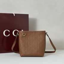 GUCCI 2025 SS 구찌가방 토트백 패드락 미듐 숄더백 쟈가드  여성 가방 커스텀급 A847090