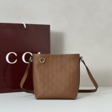 GUCCI 2026 SS 구찌가방 토트백 패드락 미듐 숄더백 쟈가드  여성 가방 커스텀급 A847090