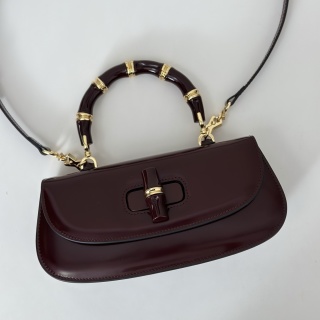 GUCCI 2026 SS 구찌가방 토트백 패드락 미듐 숄더백 쟈가드  여성 가방 커스텀급 A827750