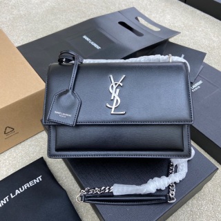 생로랑 SAINT LAURENT 2026 SS 골드로고 쉐브론 네이비 체인 크로스백  커스텀급
