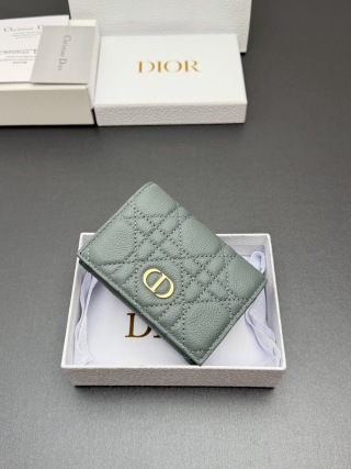 디올 DIOR 2026 SS 에나멜 CD로고 3단 반지갑 커스텀급 S5032