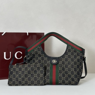 GUCCI 2026 SS 구찌가방 토트백 패드락 미듐 숄더백 쟈가드  여성 가방 커스텀급860845