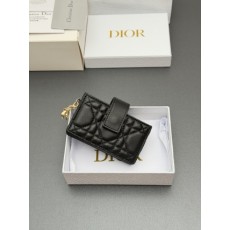 디올 DIOR 2026 SS 에나멜 CD로고 3단 반지갑 커스텀급 S0074
