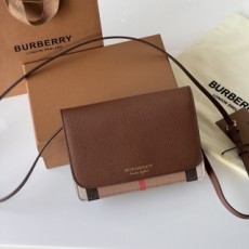 버버리 BURBERRY 2026 SS 체크무늬 패브릭 크로스백 커스텀급 80463211