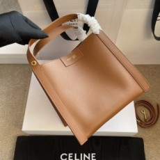셀린느 CELINE 2026 SS 트리오페 퀴르 레더 버킷백 블랙 커스텀급 124182