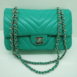CHANEL 샤넬 클래식 미듐 그린 36068