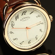 HERMES 에르메스 숫자판 스티치 가죽밴드 시계