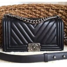 CHANEL 샤넬 보이백 여성가방