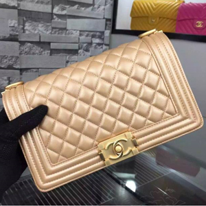CHANEL 샤넬 보이백 여성가방