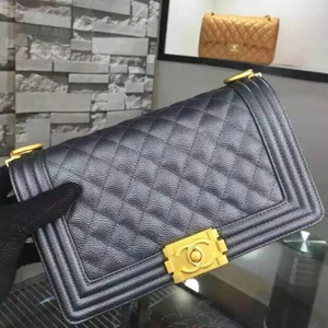 CHANEL 샤넬 보이백 여성가방