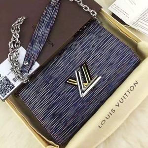LOUIS VUITTON 루이비통 트위스트 체인 월릿 크로스백