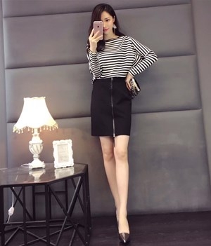 모스키노 스트라이프 긴팔 상의 지퍼 스커트 세트