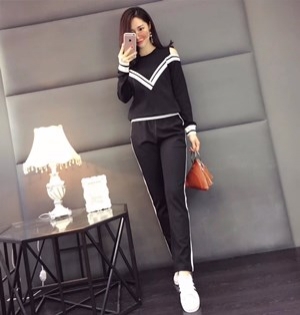 모스키노 V무늬 긴팔 상의 바지 세트