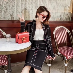 구찌 포켓무늬 단추장식 니트 투피스