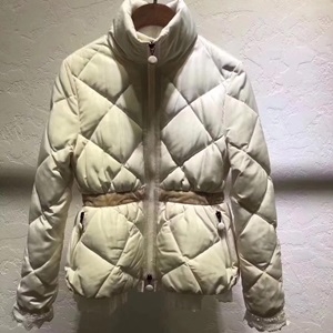 몽클레어 체크퀄팅 지퍼포켓 여성 반패딩